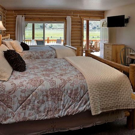 Redfish Riverside Inn Stanley Екстериор снимка