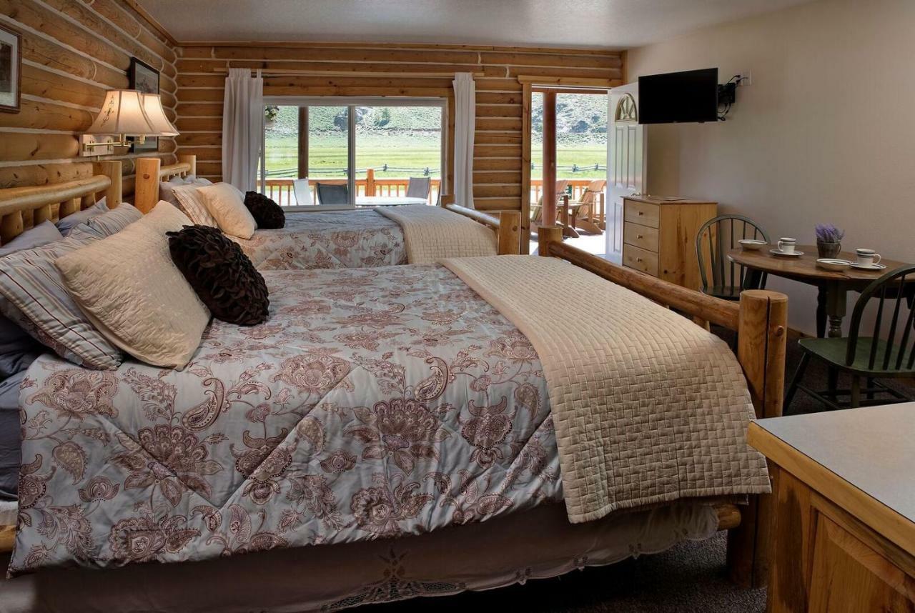 Redfish Riverside Inn Stanley Екстериор снимка