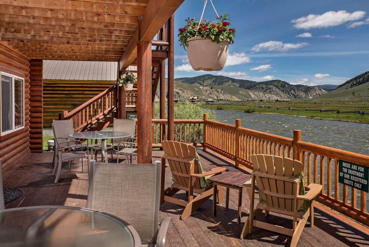 Redfish Riverside Inn Stanley Екстериор снимка