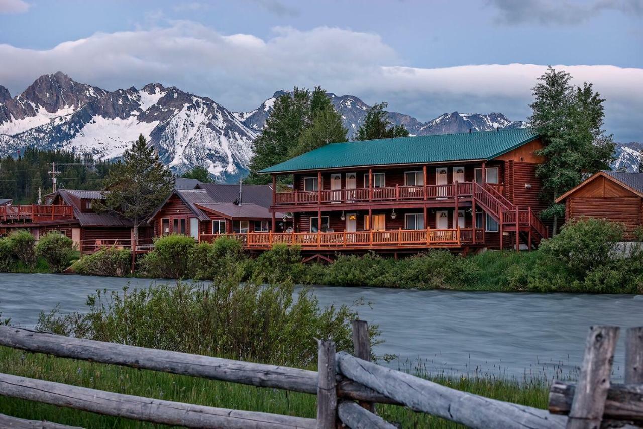 Redfish Riverside Inn Stanley Екстериор снимка